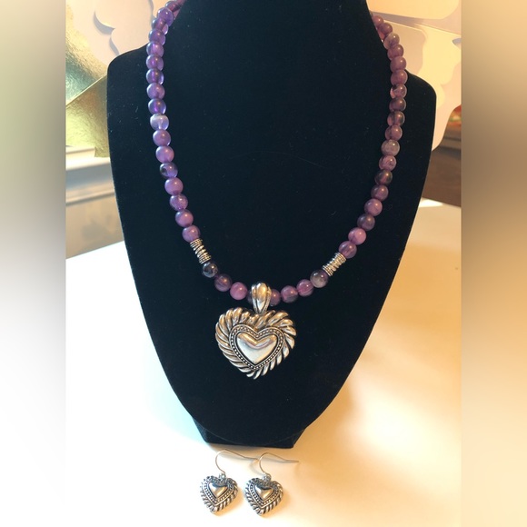 Bead Necklace w/Heart Pendant and Heart Shape Pierced Earrings - Picture 11 of 11